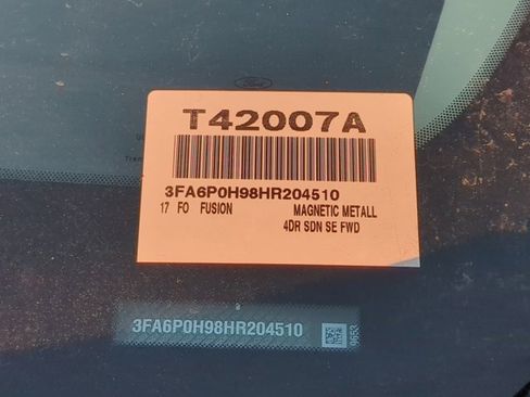 Used 2017 Ford Fusion SE w/ Fusion SE Technology Package image 17