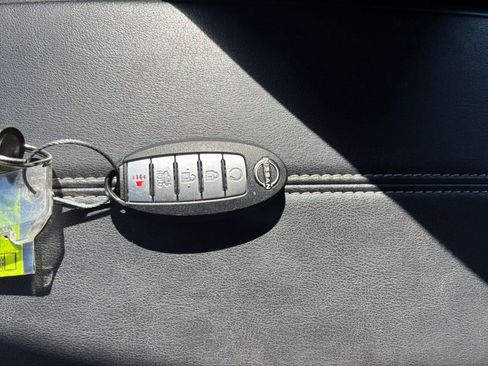 Used 2025 Nissan Altima 2.5 SV FWD image 21