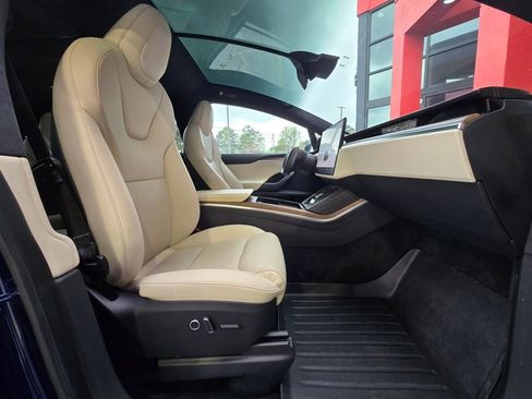 Used 2023 Tesla Model X Standard Range image 24