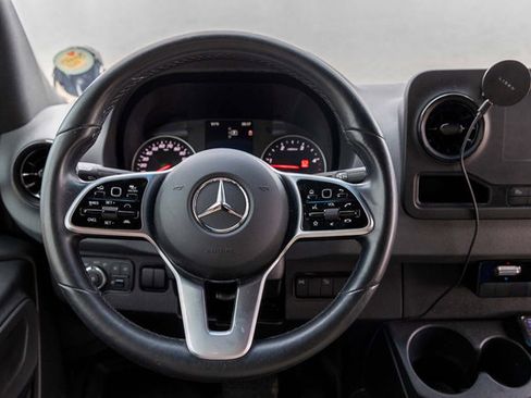 Used 2021 Mercedes-Benz Sprinter 2500 image 26