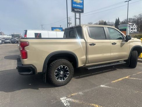Used 2022 Chevrolet Silverado 1500 ZR2 w/ Technology Package image 10