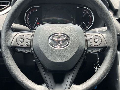Certified 2025 Toyota RAV4 LE FWD image 18