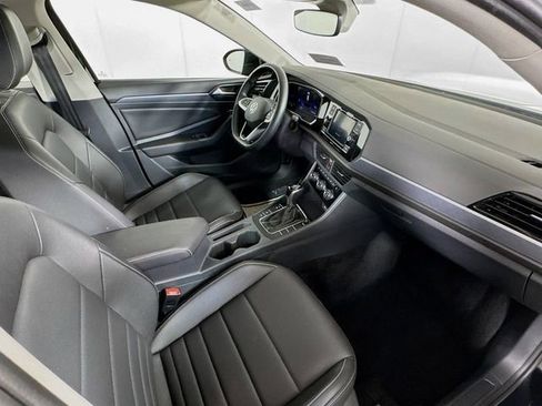 Used 2024 Volkswagen Jetta SE image 25