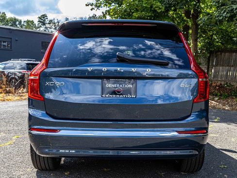 Used 2025 Volvo XC90 B6 Plus image 5