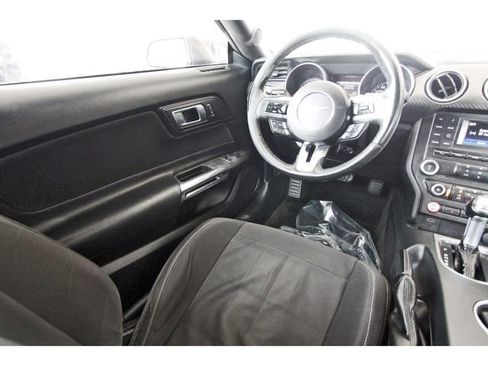 Used 2018 Ford Mustang Coupe w/ Black Accent Pkg RWD image 7