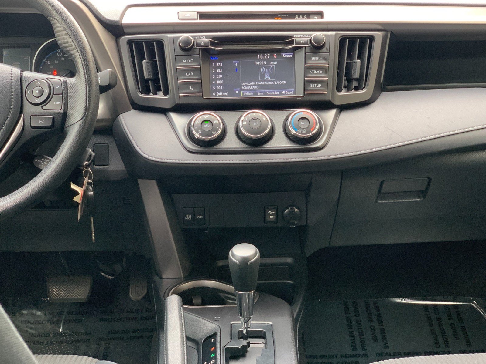 Used 2017 Toyota RAV4 LE w/ All Weather Liner Package AWD/4WD image 31