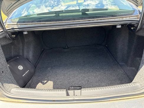 Used 2017 Volkswagen Jetta S w/ Jetta S Cold Weather Package FWD image 11