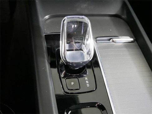 Used 2024 Volvo S60 B5 Plus image 25