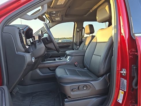 Used 2024 GMC Sierra 2500 SLT w/ SLT Premium Package image 11