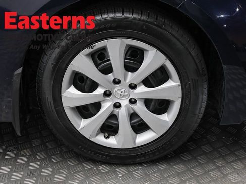 Used 2022 Toyota Corolla LE w/ Carpet Mat Package (TMS) image 30
