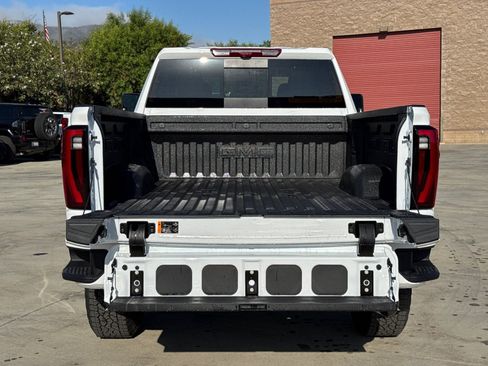 New 2026 GMC Sierra 2500 Denali w/ Denali Reserve Package image 9