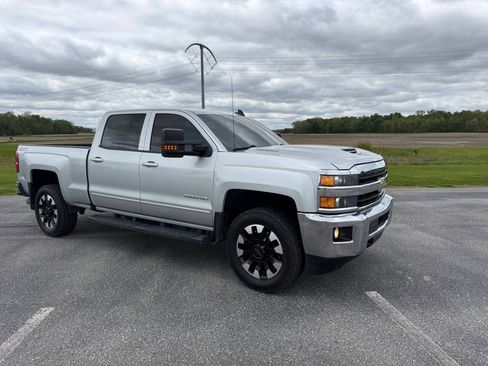 Used 2018 Chevrolet Silverado 2500 LT w/ LT Fleet Convenience Package AWD/4WD image 5