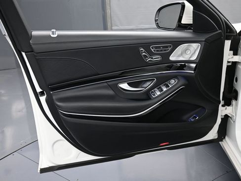 Used 2017 Mercedes-Benz Maybach S 600 image 17