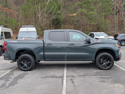 Used 2025 Chevrolet Silverado 1500 Custom Trail Boss AWD/4WD image 10
