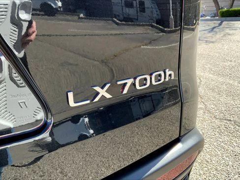 Used 2026 Lexus LX 700h Overtrail image 29
