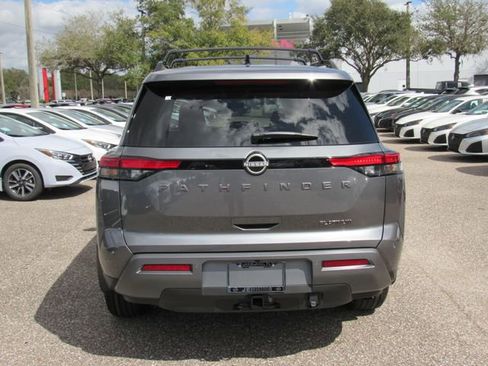 New 2026 Nissan Pathfinder Platinum image 4
