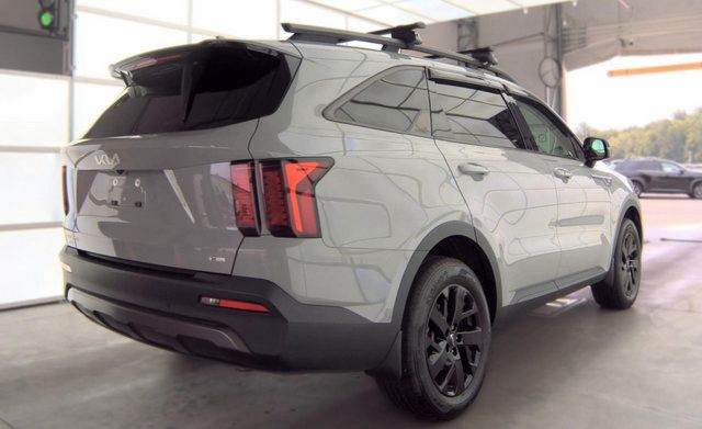 Used 2023 Kia Sorento S w/ Panoramic Sunroof Package AWD/4WD image 3