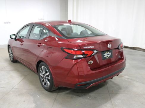 Used 2021 Nissan Versa SV image 7
