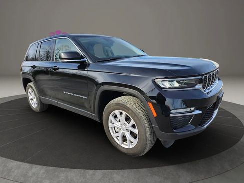 Used 2022 Jeep Grand Cherokee Limited image 7