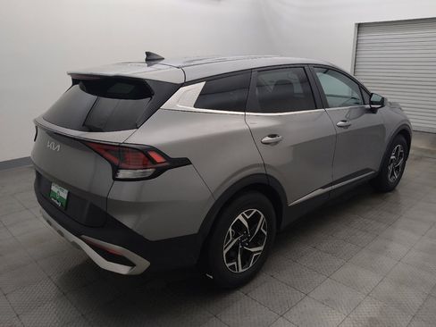 Used 2023 Kia Sportage LX image 9