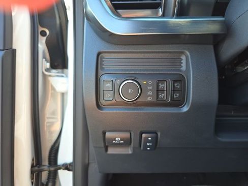 New 2025 Ford F250 Lariat w/ Lariat Ultimate Package image 25