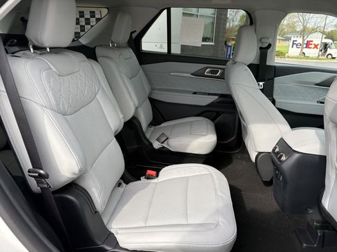 New 2026 Ford Explorer Platinum AWD/4WD image 22