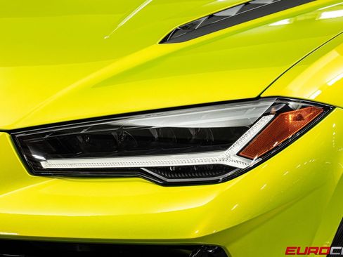 Used 2023 Lamborghini Urus Performante AWD/4WD image 11