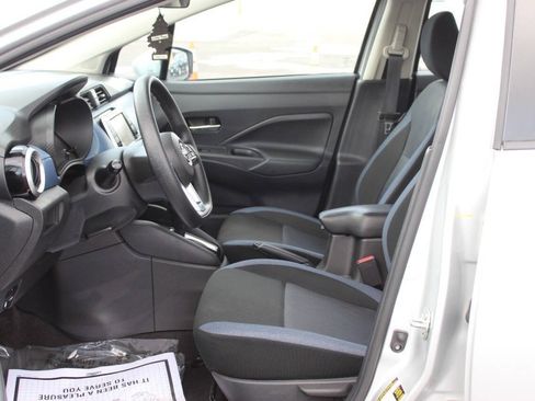 Used 2025 Nissan Versa SV FWD image 16