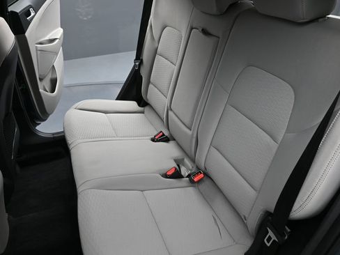 Used 2021 Hyundai Tucson SE AWD/4WD image 18