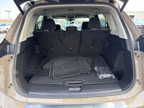 Certified 2025 Nissan Rogue SV FWD image 27