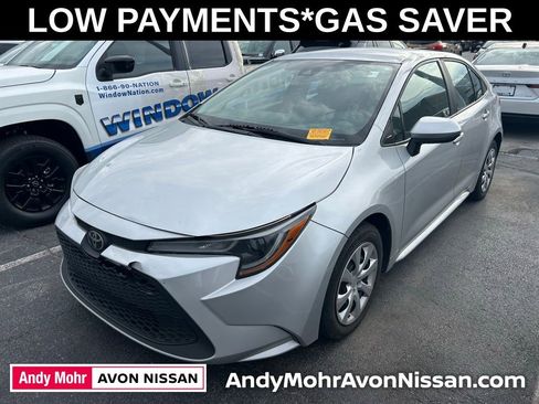 Used 2022 Toyota Corolla LE FWD image 2
