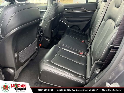 Used 2024 Jeep Grand Cherokee Limited w/ Black Appearance Package AWD/4WD image 13