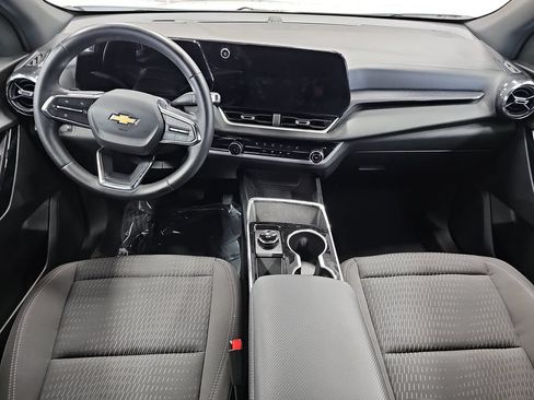 Used 2026 Chevrolet Equinox LT FWD image 9