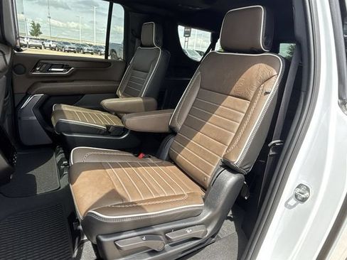 New 2026 GMC Yukon XL Denali Ultimate AWD/4WD image 28
