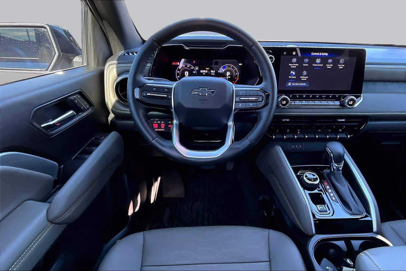 Used 2026 Chevrolet Colorado ZR2 w/ Technology Package AWD/4WD image 6