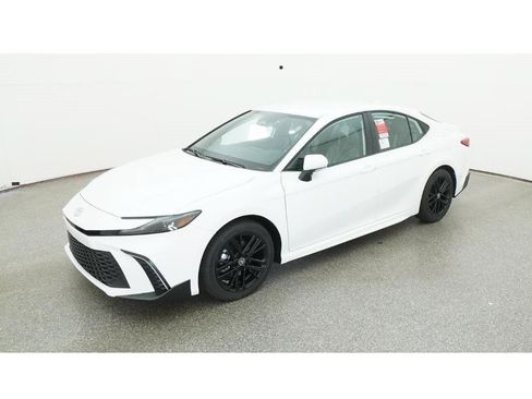 Used 2026 Toyota Camry SE FWD image 1