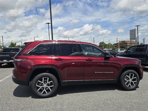 New 2025 Jeep Grand Cherokee Limited image 2