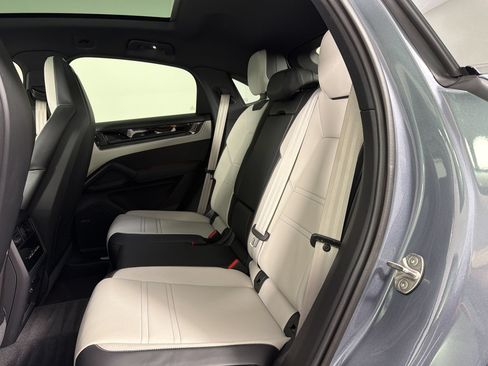 Certified 2026 Porsche Cayenne Coupe AWD/4WD image 21
