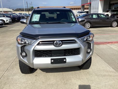 Used 2022 Toyota 4Runner SR5 RWD image 2