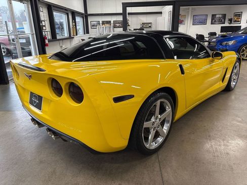 Used 2006 Chevrolet Corvette Coupe w/ Preferred Equipment Group image 12