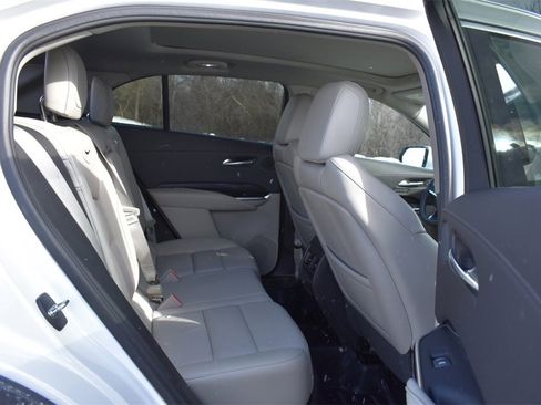 Used 2022 Cadillac XT4 Premium Luxury image 31