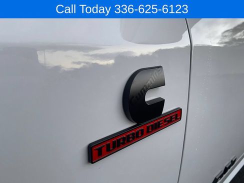 New 2026 RAM 2500 Laramie AWD/4WD image 12