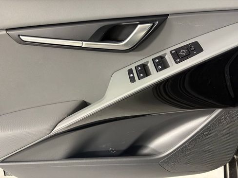 New 2026 Kia Niro EX FWD image 19