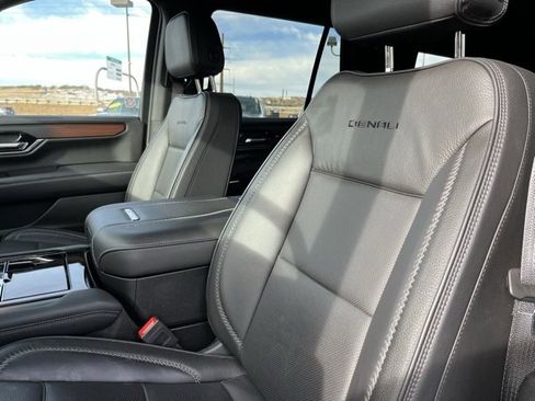 Used 2025 GMC Yukon Denali image 12
