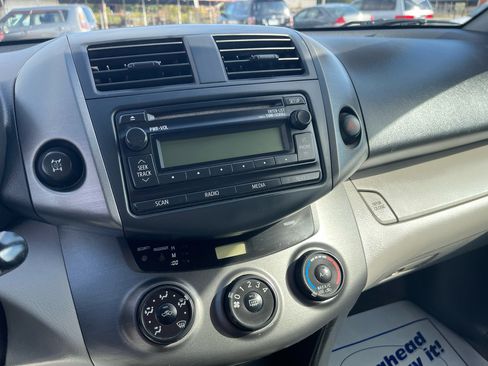 Used 2012 Toyota RAV4 4WD image 9