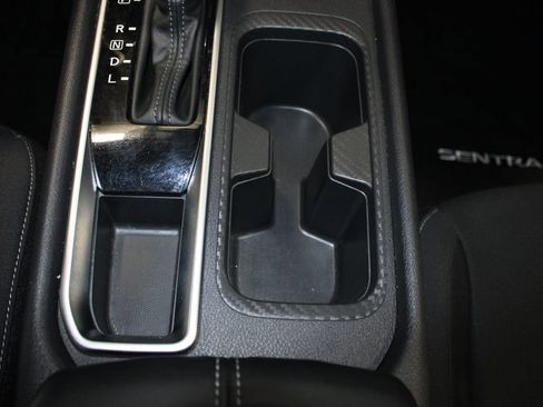 Used 2025 Nissan Sentra SV FWD image 18