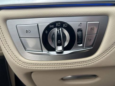 Used 2017 BMW 740i image 29