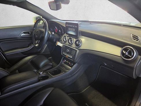 Used 2018 Mercedes-Benz CLA 250 image 18