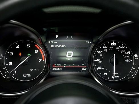 Used 2023 Alfa Romeo Stelvio Veloce image 12