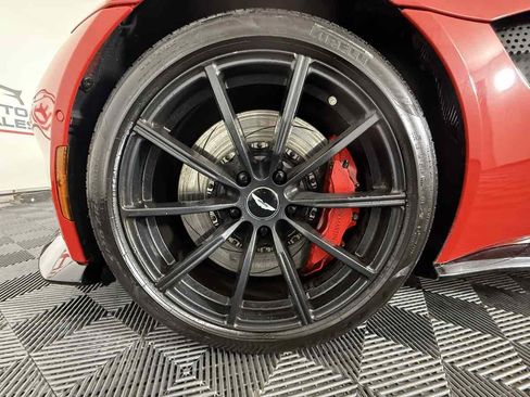 Used 2020 Aston Martin V8 Vantage Coupe image 40